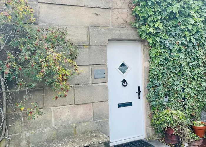 The Cottage On The Square, Wensley - Derbyshire Country Cottage.
