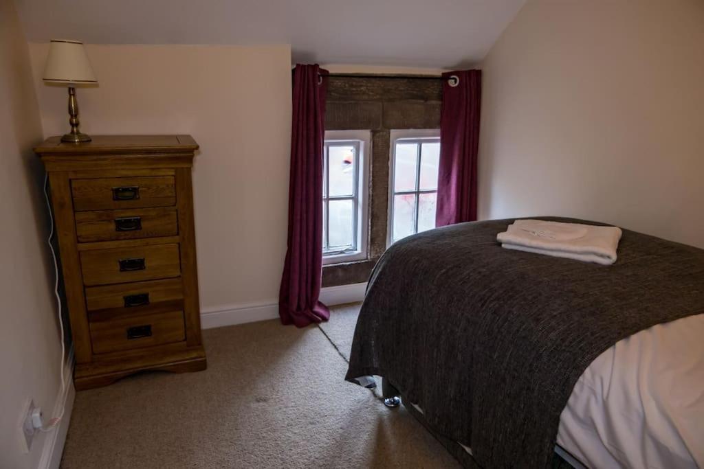 The On The Square, Wensley - Derbyshire Country Cottage. Holiday home