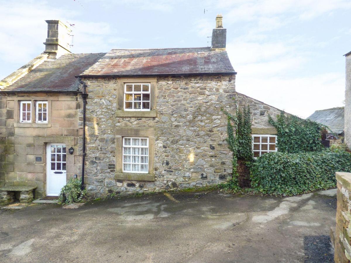 The On The Square, Wensley - Derbyshire Country Cottage. *