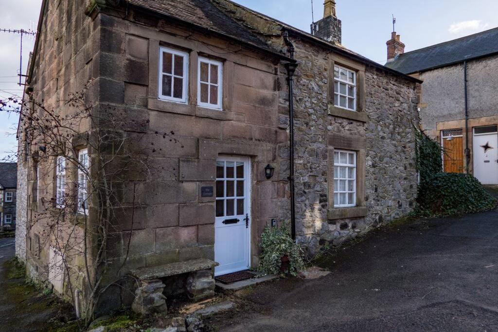 The On The Square, Wensley - Derbyshire Country Cottage. *