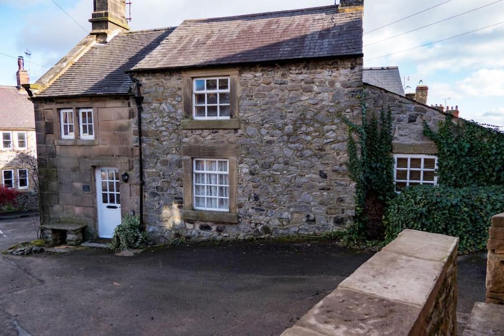 The On The Square, Wensley - Derbyshire Country Cottage. Holiday home *